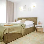 아파트 Pintor New Modern 료렛 드 마르